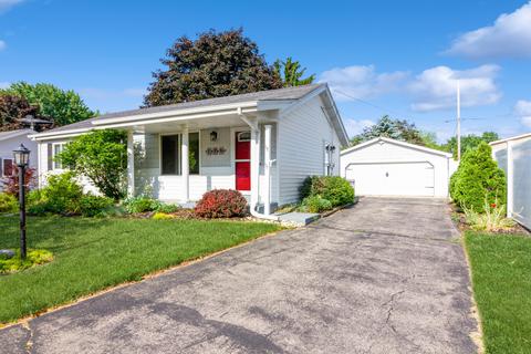 125 Clover, Burlington, WI 53105