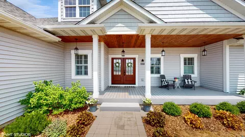 1175 La Salle, Lake Geneva, WI 53147