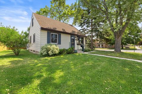 519 Manistique, South Milwaukee, WI 53172