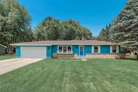 1254 N Lapham, Oconomowoc, WI 53066