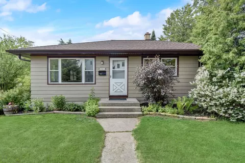 501 W Oakland, Port Washington, WI 53074