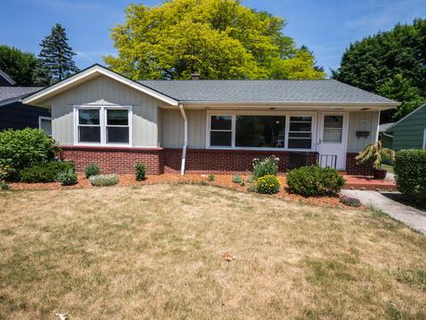 9602 W Lorraine, Milwaukee, WI 53222
