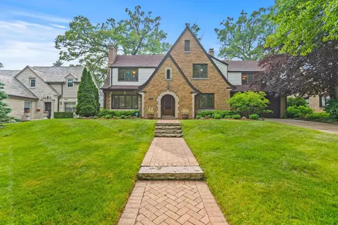4633 N Cramer, Whitefish Bay, WI 53211