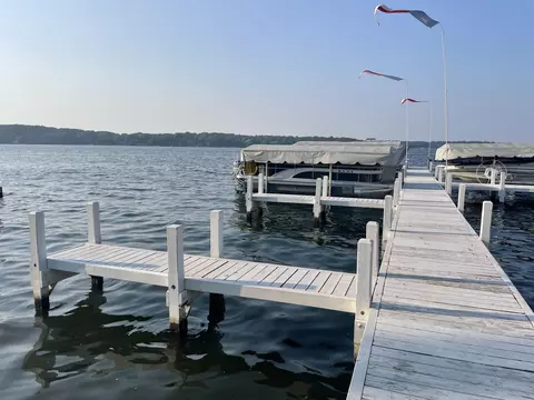 Lt2 Robbins, Delavan, WI 53115