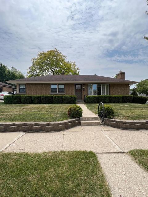 1335 Manitowoc, South Milwaukee, WI 53172