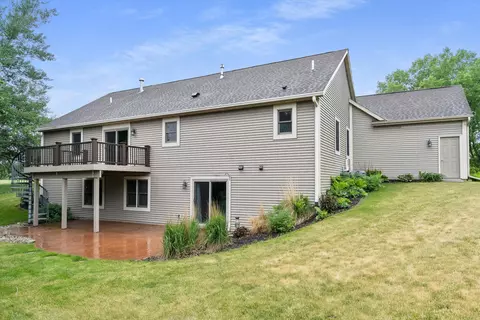 322 Stoney Crk, Fredonia, WI 53021