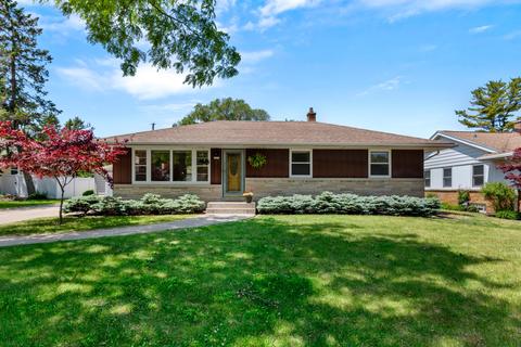 7217 N Mohawk, Glendale, WI 53217