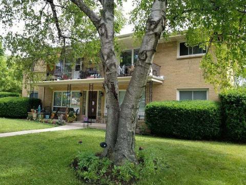 7300 W Honey Crk, Milwaukee, WI 53219