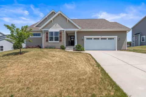 760 Autumn Rdg, Hartford, WI 53027