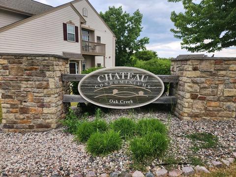 8614 S Roxbury, Oak Creek, WI 53154