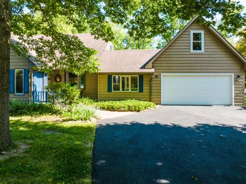 411 Waubun, Fontana, WI 53125