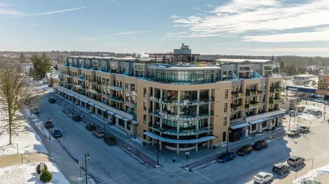 215 E Pleasant #302, Oconomowoc, WI 53066