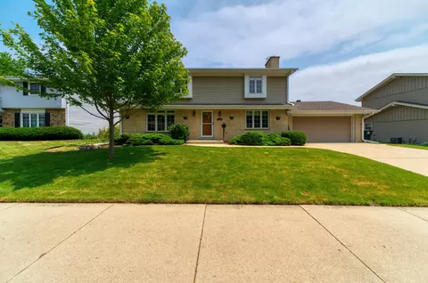 6070 S New York, Cudahy, WI 53110