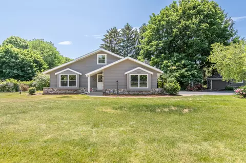 728 Woodland Park, Delafield, WI 53018