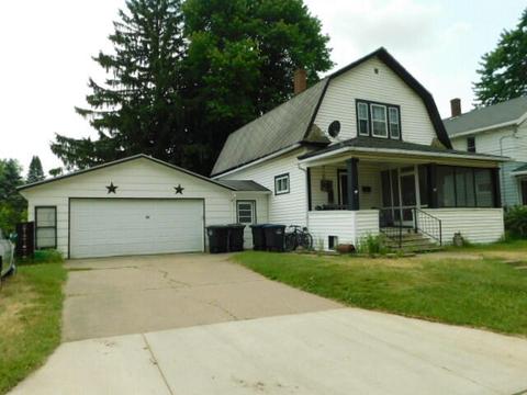 618 E Division, Shawano, WI 54166 photo 1