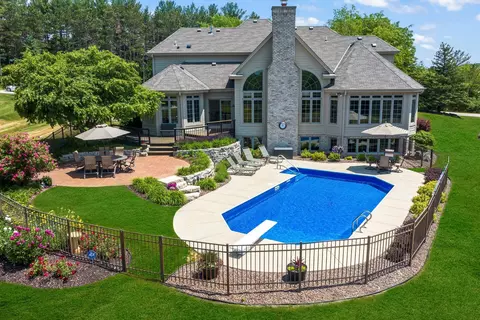 w257s7775 Prairieside, Waukesha, WI 53189