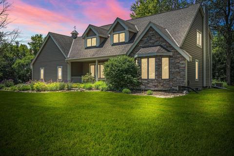 11301 N Granville, Mequon, WI 53097