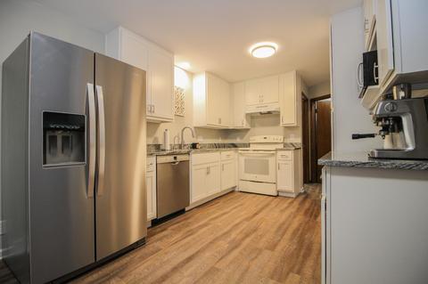 1320 Camden #4, Waukesha, WI 53186