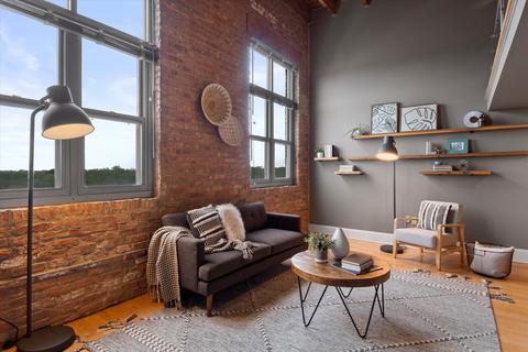 3059 N Weil #403, Milwaukee, WI 53212