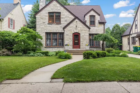 4430 N Ardmore, Shorewood, WI 53211