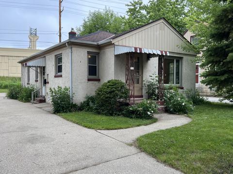 721 S 98th, West Allis, WI 53214
