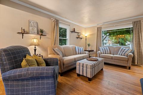 8010 W Townsend, Milwaukee, WI 53222