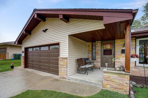5145 Maplewood, Greendale, WI 53129