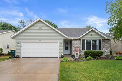 1517 Goldenrod, West Bend, WI 53095