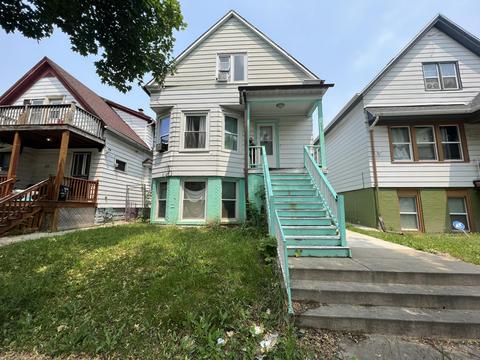 2420 W Maple #2422, Milwaukee, WI 53204