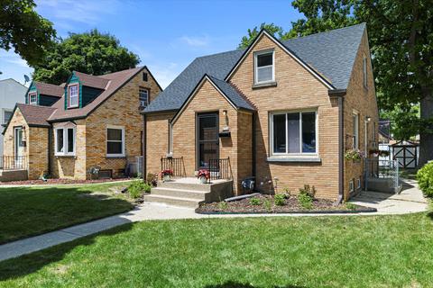 6716 W Hayes, West Allis, WI 53219