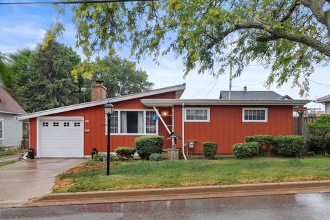 509 Racine, Waterford, WI 53185