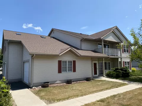 289 Bur Oak #D, Grafton, WI 53024