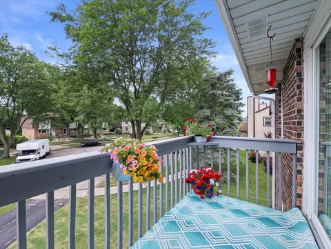 1516 Camden #B, Waukesha, WI 53186