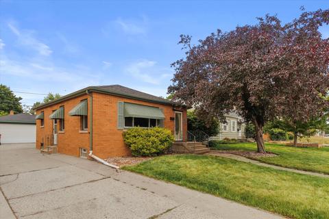 7704 22nd, Kenosha, WI 53143