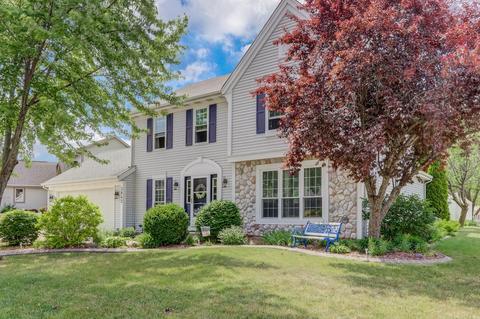 3842 W Forest Hl, Franklin, WI 53132