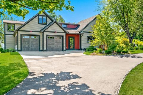 w1292 County Road F, Osceola, WI 53010