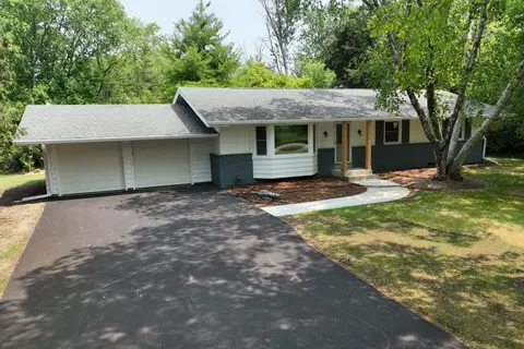 1424 Cedar Crk, Cedarburg, WI 53024