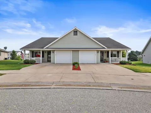 878 Tower, Hartford, WI 53027