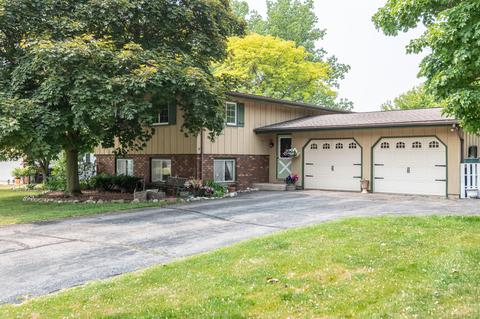 8632 W Bottsford, Greenfield, WI 53228
