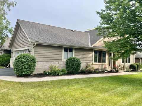 n24w24036 Stillwater #B, Pewaukee, WI 53072