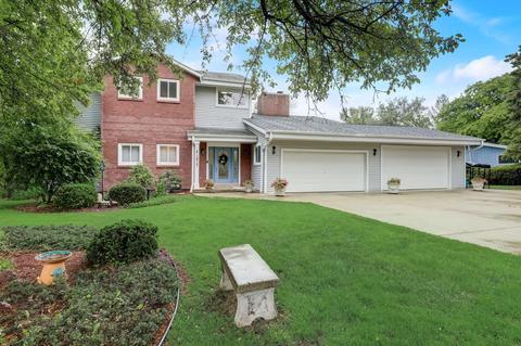 1817 W Zedler, Mequon, WI 53092