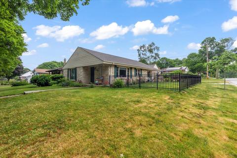 3316 N N Knl, Wauwatosa, WI 53222