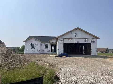 1704 Whispering Pnes, Delavan, WI 53115