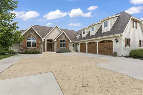 2384 Brookside, Jackson, WI 53037
