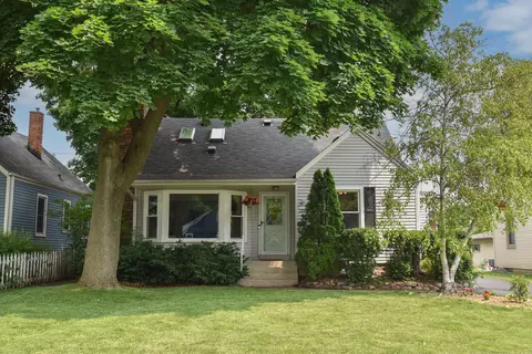 1080 Adelmann, Brookfield, WI 53045