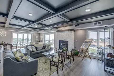 333 Lake #306, Racine, WI 53403