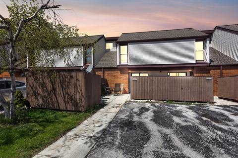 5201 S 13th #P, Milwaukee, WI 53221