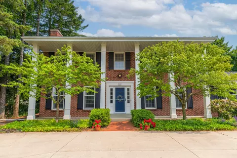 600 Bel Aire, Thiensville, WI 53092