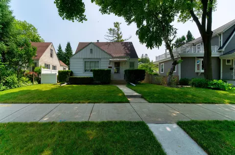 3951 E Cudahy, Cudahy, WI 53110
