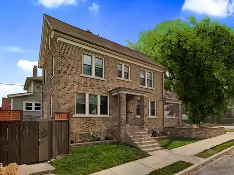 3026 S Mabbett, Milwaukee, WI 53207